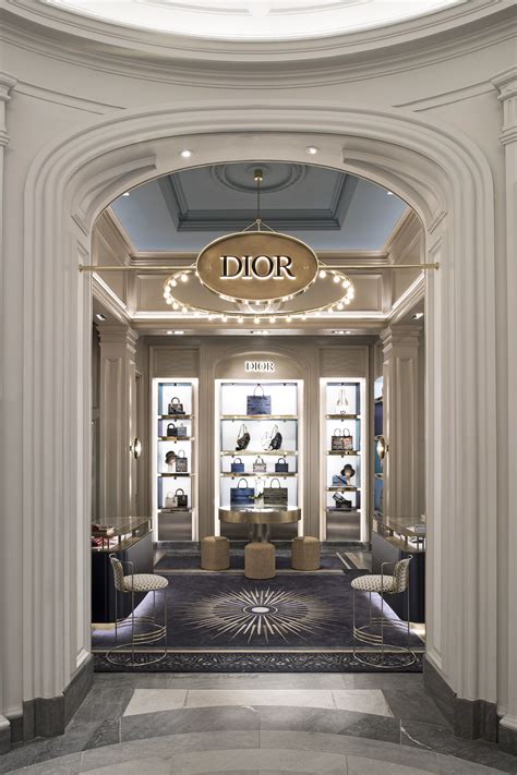 dior in store